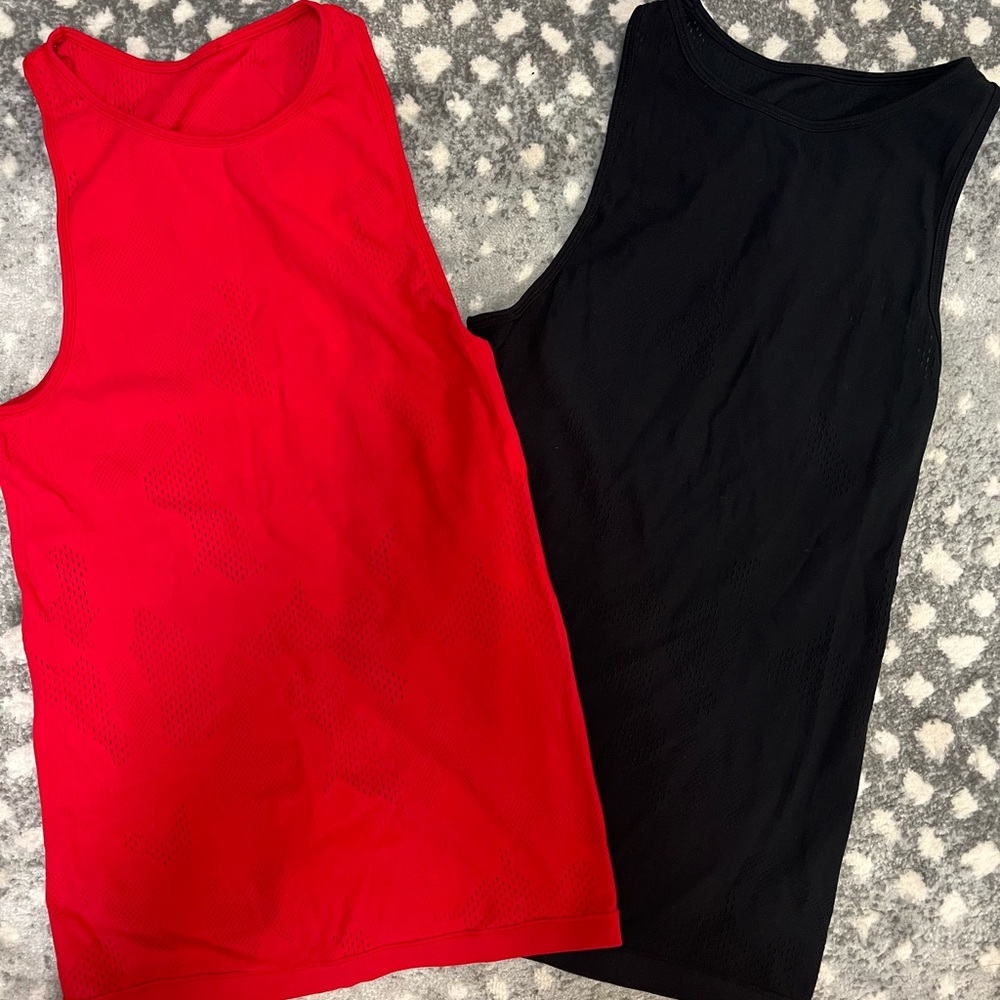 Fabletics mesh tanks- set of 2